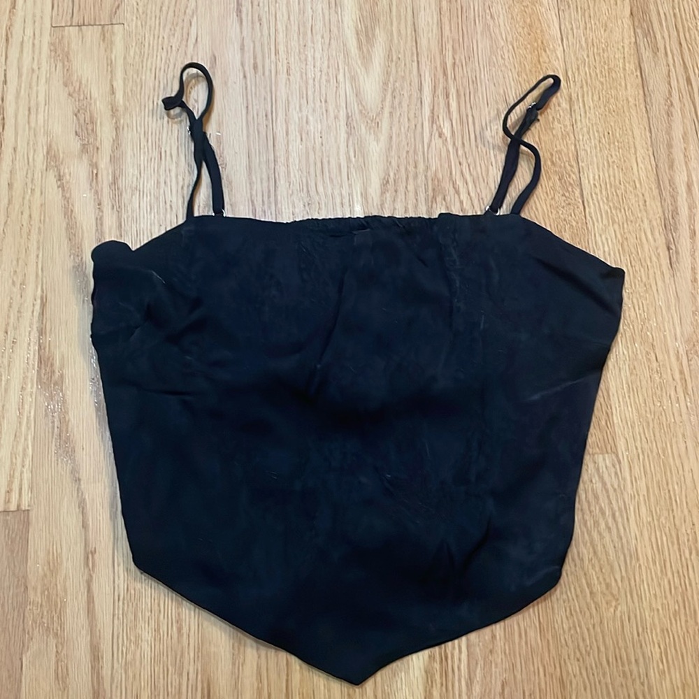 Black velvet top with a tie in the back from Calliope size M